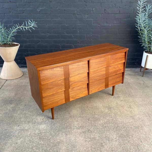 Mid-Century Modern Walnut 9-Drawer Dresser, c.1960’s