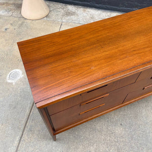 Mid-Century Modern Walnut 9-Drawer Dresser, c.1960’s