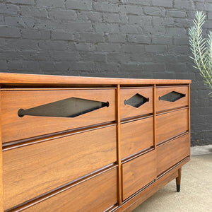 Mid-Century Modern Walnut 9-Drawer Dresser, c.1960’s