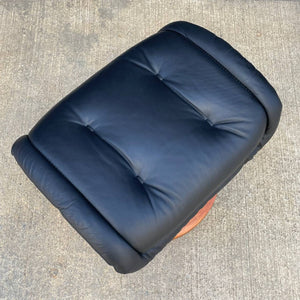 Ekornes Stressless Black  Leather Reclining Chair with Ottoman