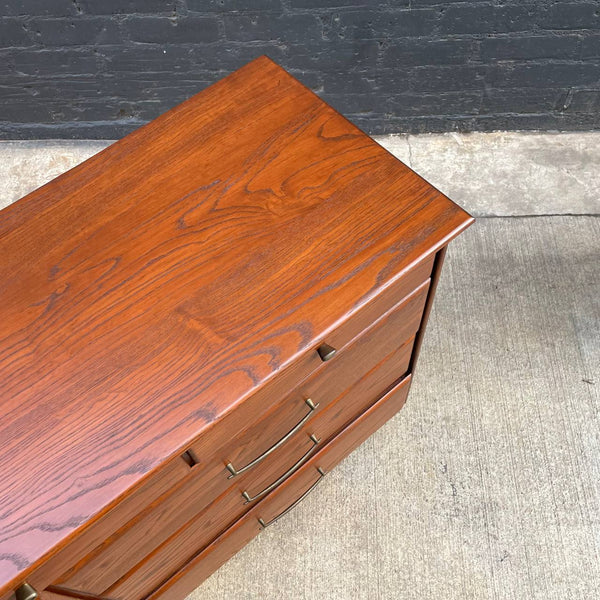 Vintage Mid-Century Modern 9-Drawer Dresser, c.1960’s