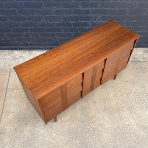Mid-Century Modern Walnut 9-Drawer Dresser, c.1960’s