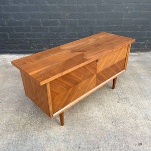 Vintage Retro Mid-Century Modern Trunk Chest by Lane, c.1960’s