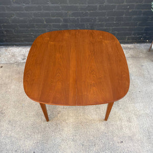 Vintage Mid-Century Modern Expanding Oval Walnut Dining Table, c.1960’s
