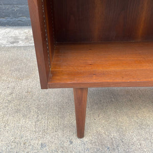 Vintage Mid-Century Modern Walnut Display Bookcase Shelf, c.1960’s